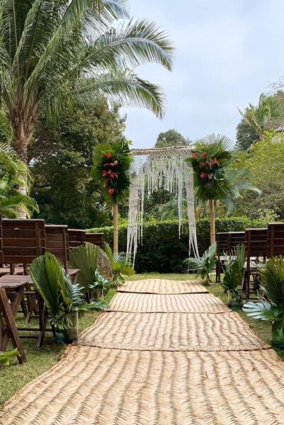 Ceremony Kissing Garden